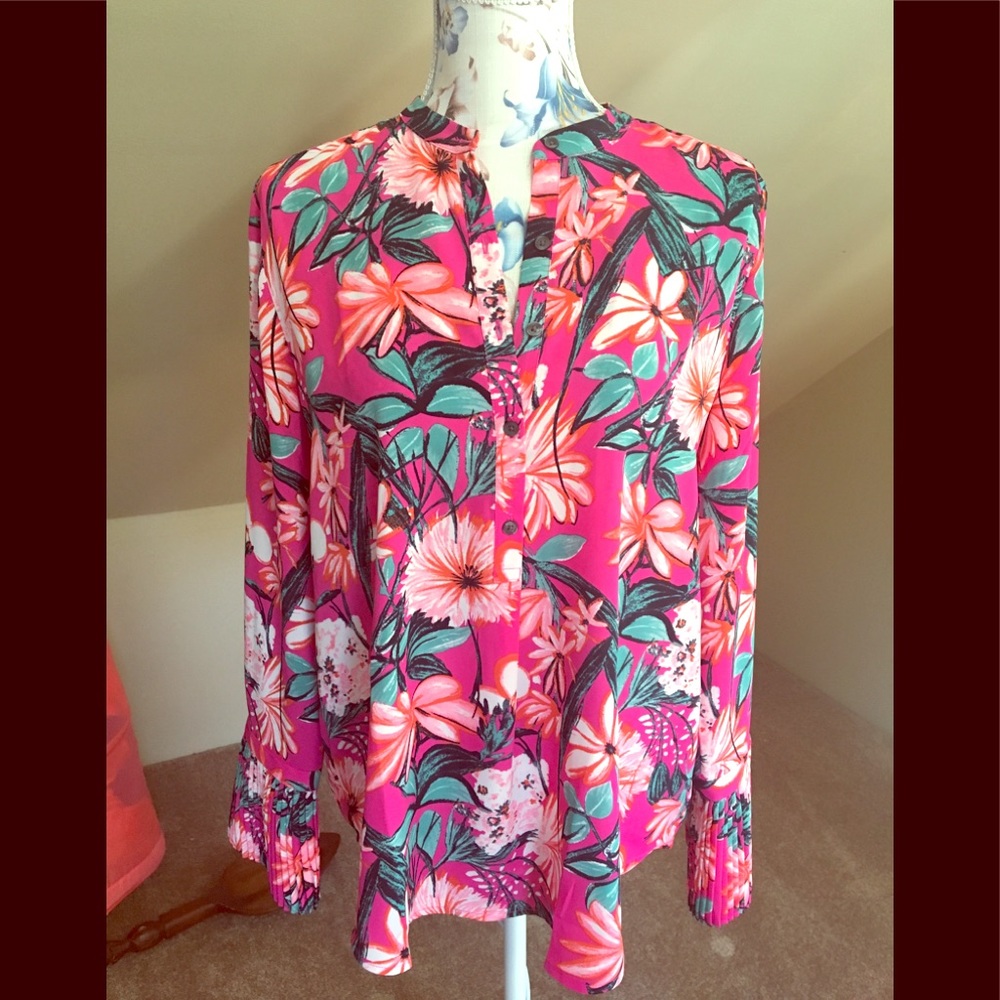 NWT Ann Taylor hot pink flowers 💐 blouse